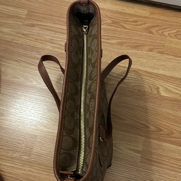 Outlet Coach medium logo tote - Picture 7 of 7